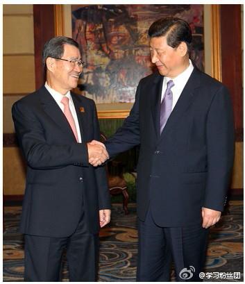 10月6日,习近平在巴厘岛会晤萧万长。两人见面互称“先生”。 10月6日,习近平在巴厘岛会晤萧万长。两人见面互称“先生”。